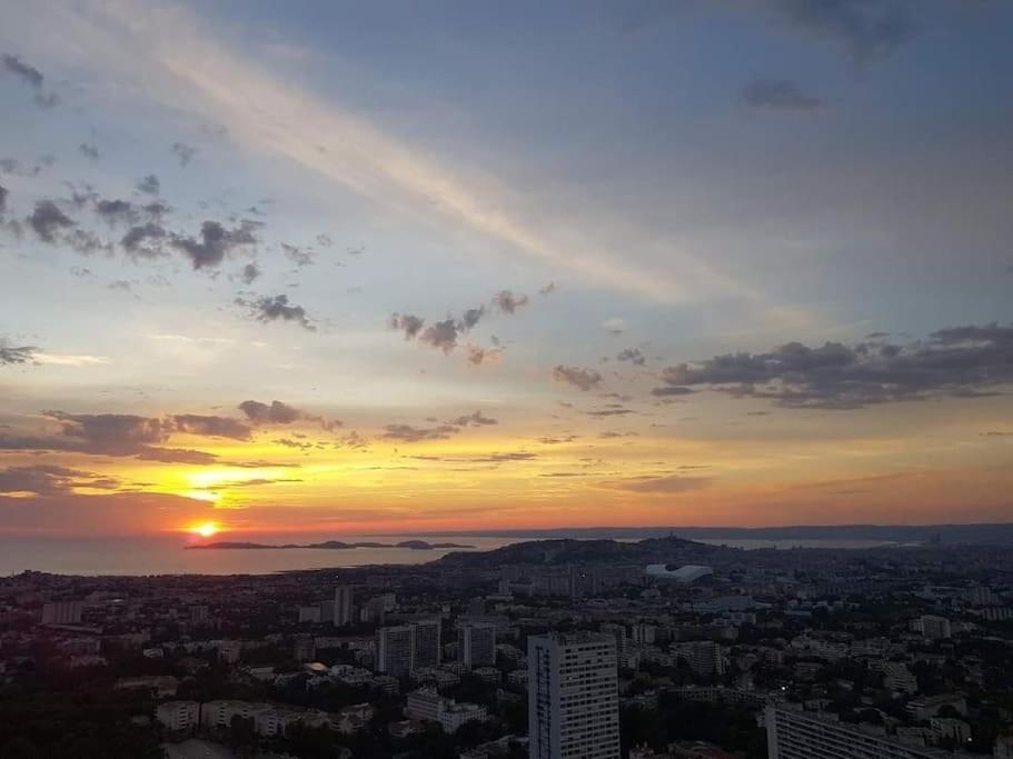 Superbe Appartement 2 Chambres Avec Vue Sur La Mer Et La Montagne 马赛 外观 照片
