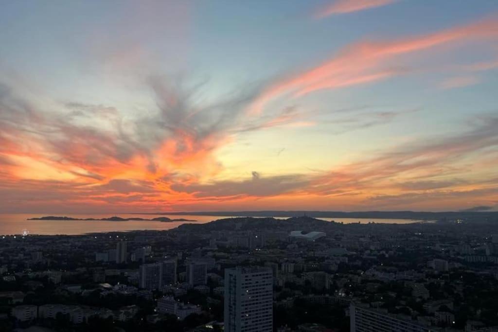 Superbe Appartement 2 Chambres Avec Vue Sur La Mer Et La Montagne 马赛 外观 照片