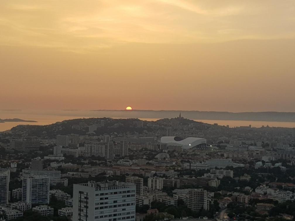 Superbe Appartement 2 Chambres Avec Vue Sur La Mer Et La Montagne 马赛 外观 照片